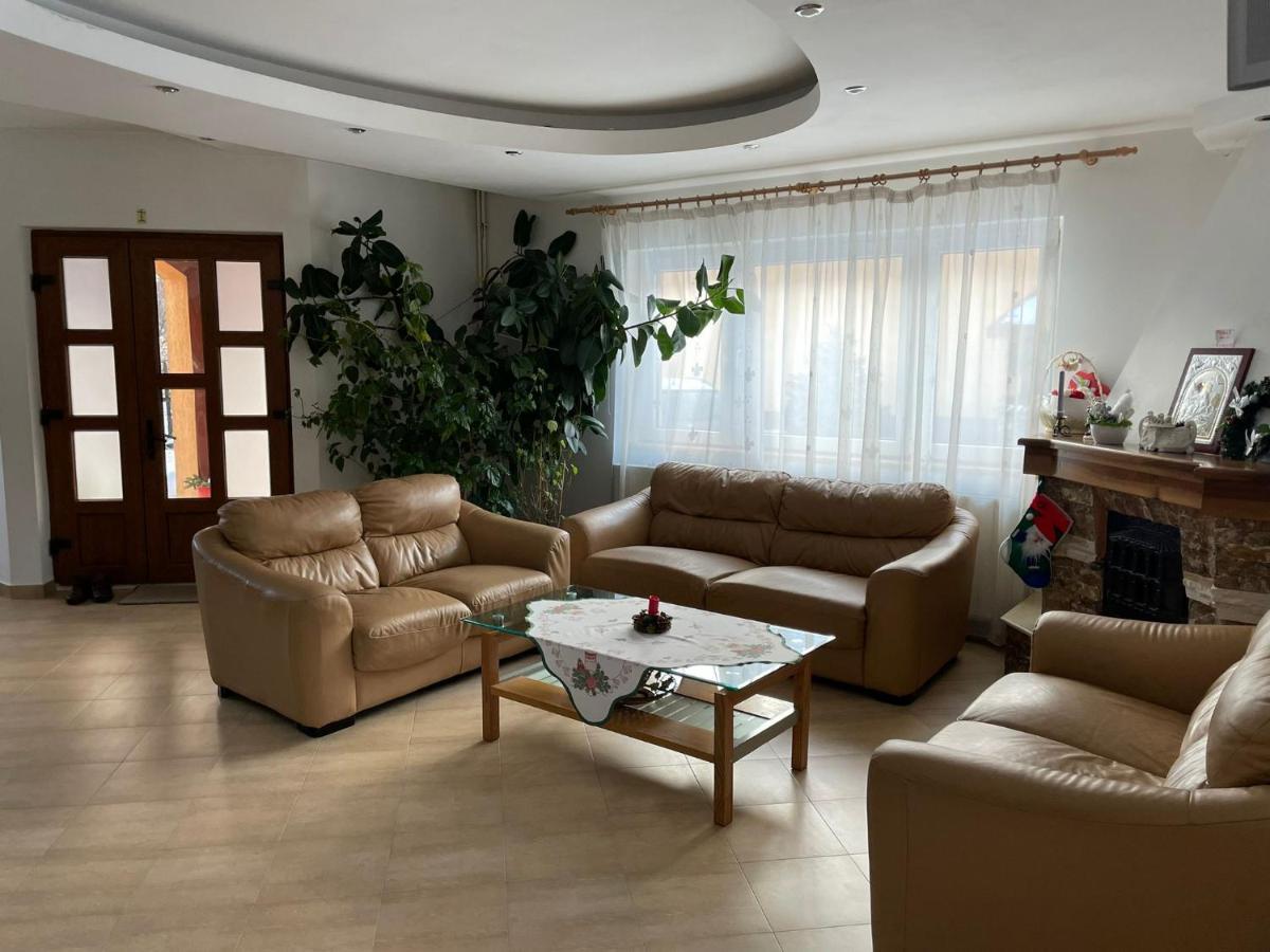 Hotel Casa De Vis Poiana Mărului Esterno foto