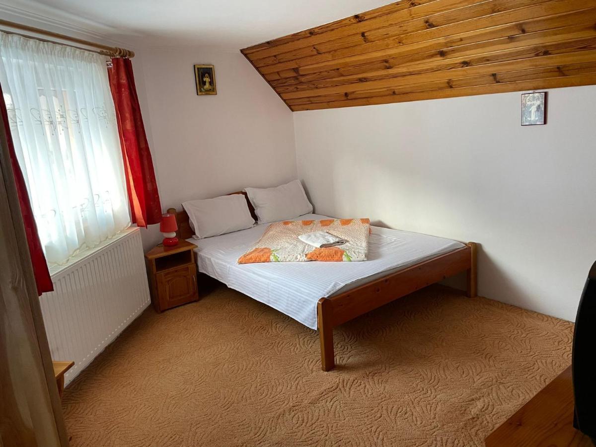 Hotel Casa De Vis Poiana Mărului Esterno foto