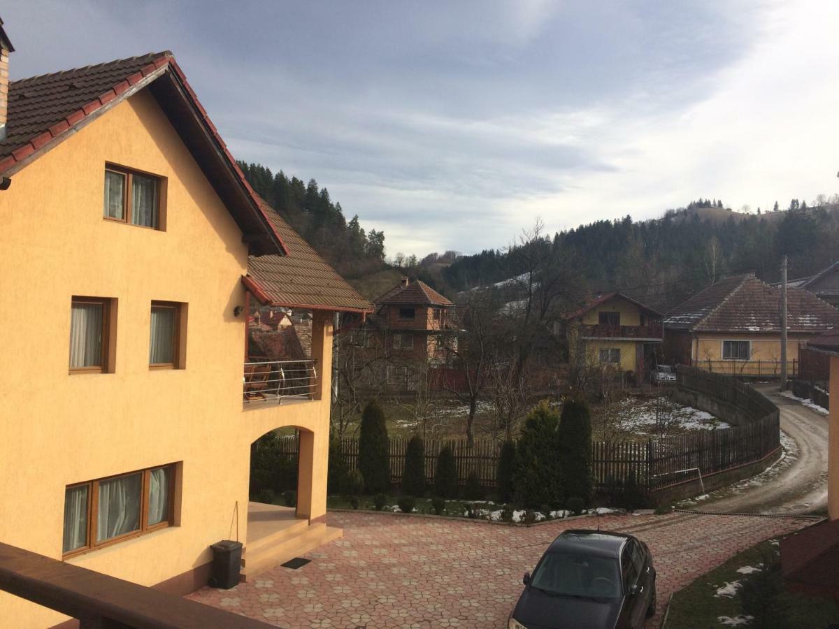 Hotel Casa De Vis Poiana Mărului Esterno foto