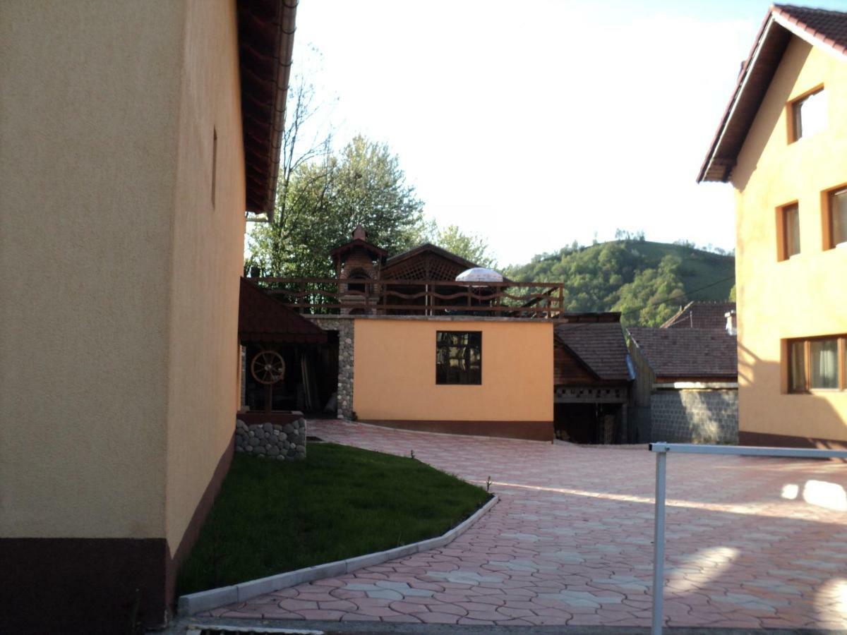 Hotel Casa De Vis Poiana Mărului Esterno foto